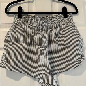 Reformation Mila Linen Short Vineyard